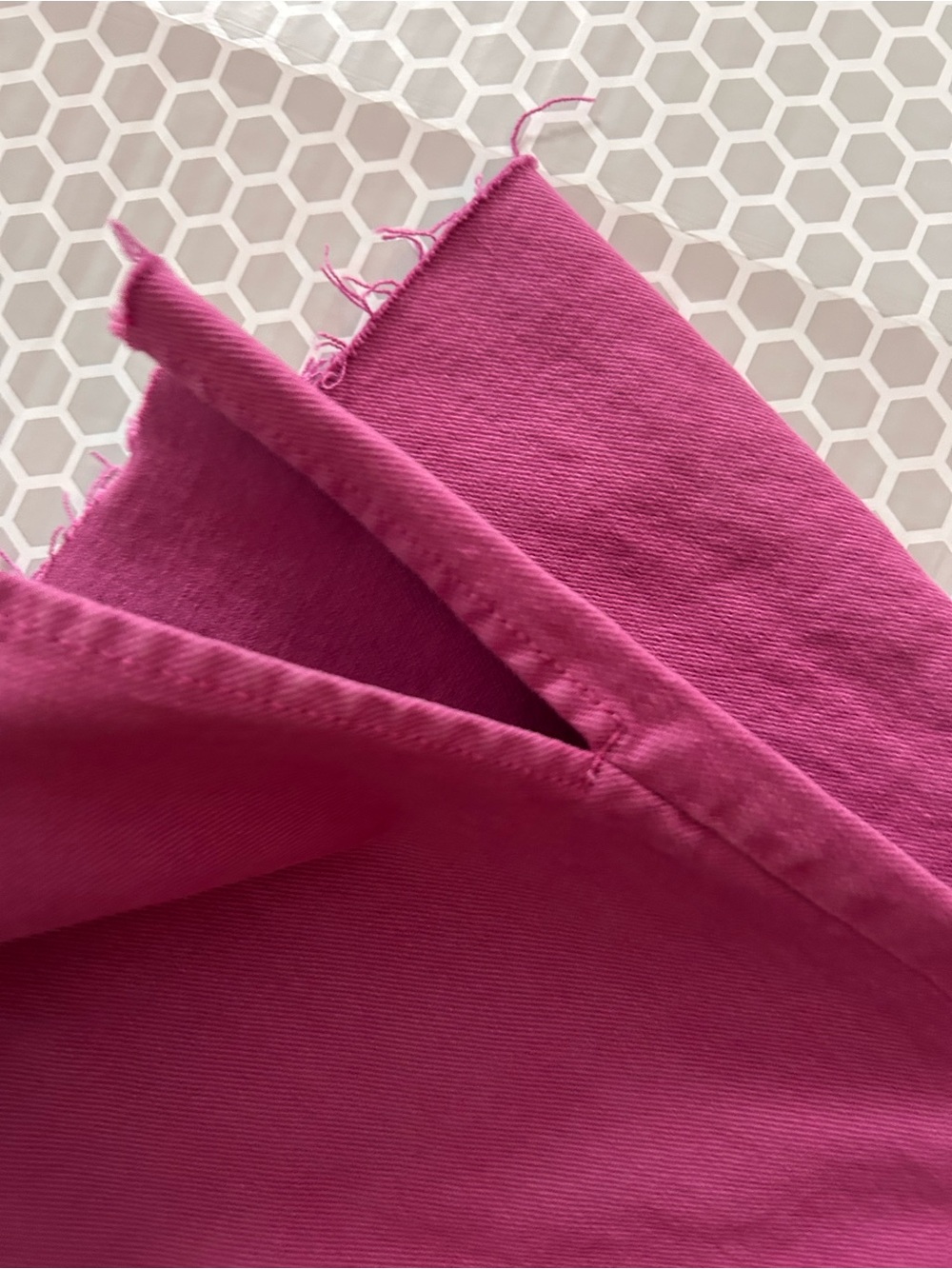 Loft Crop High Waist Straight-Leg High-Rise Raw Hem Jeans Vibrant Magenta Size 4 - Picture 5 of 7